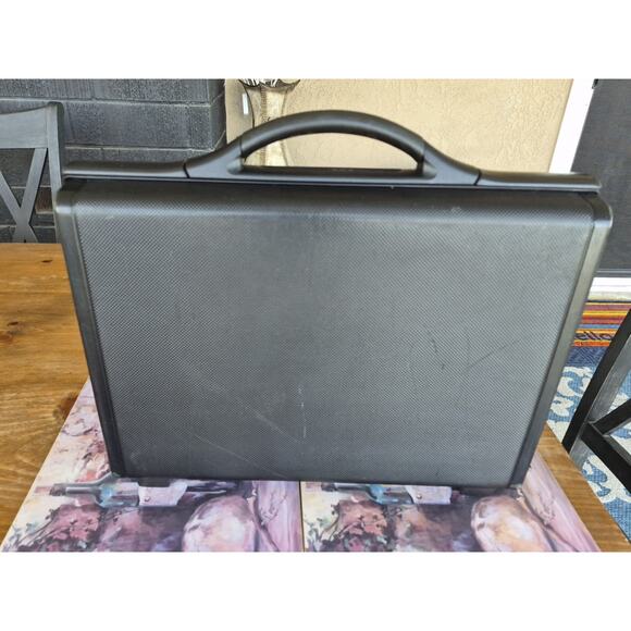 Vintage 1989 Samsonite Quantum Focus 3 Hard Shell Briefcase Attache Prop IBM ERA